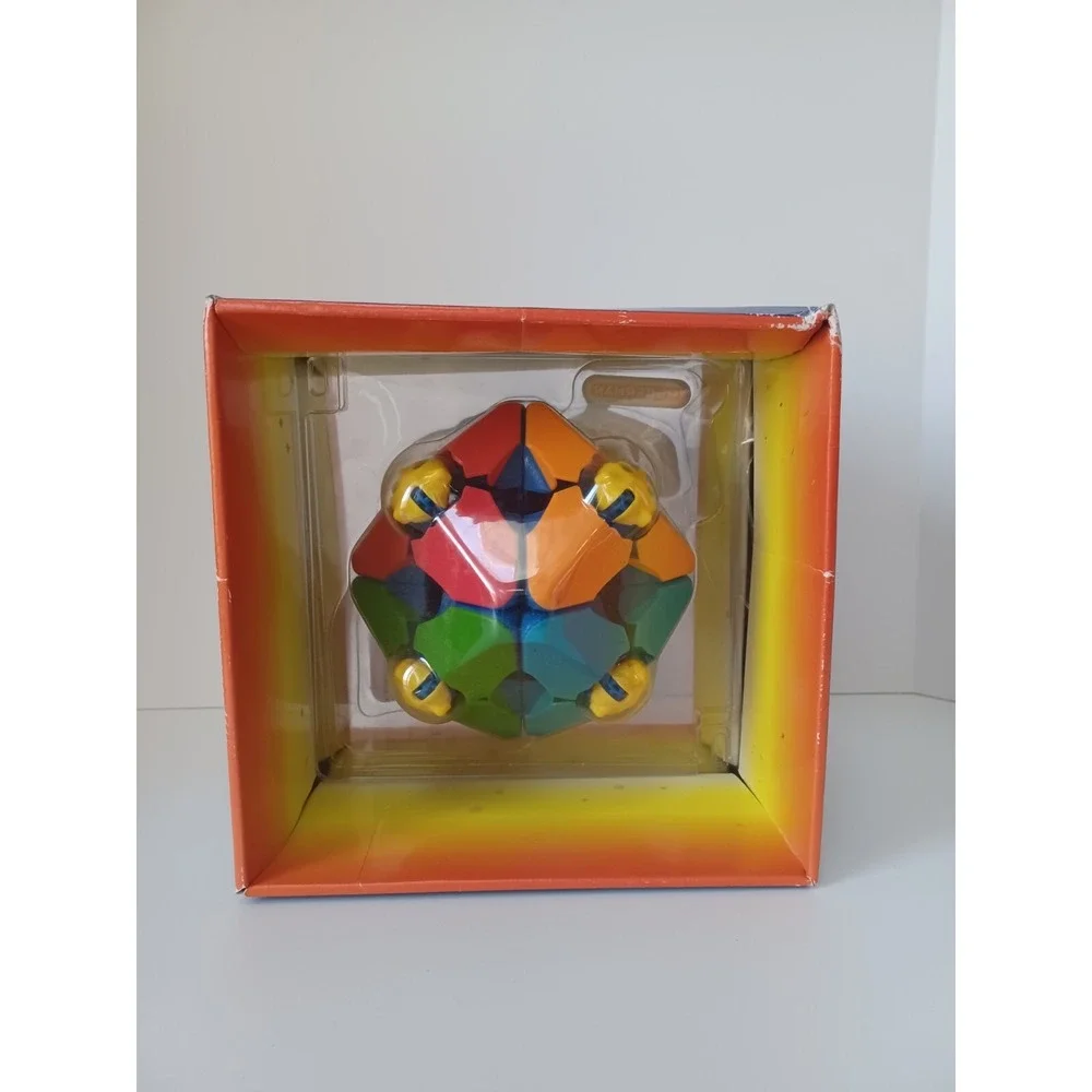 Hoberman FLIP OUT Transforming‎ Sphere Magically Changes Colors Chuck Hoberman